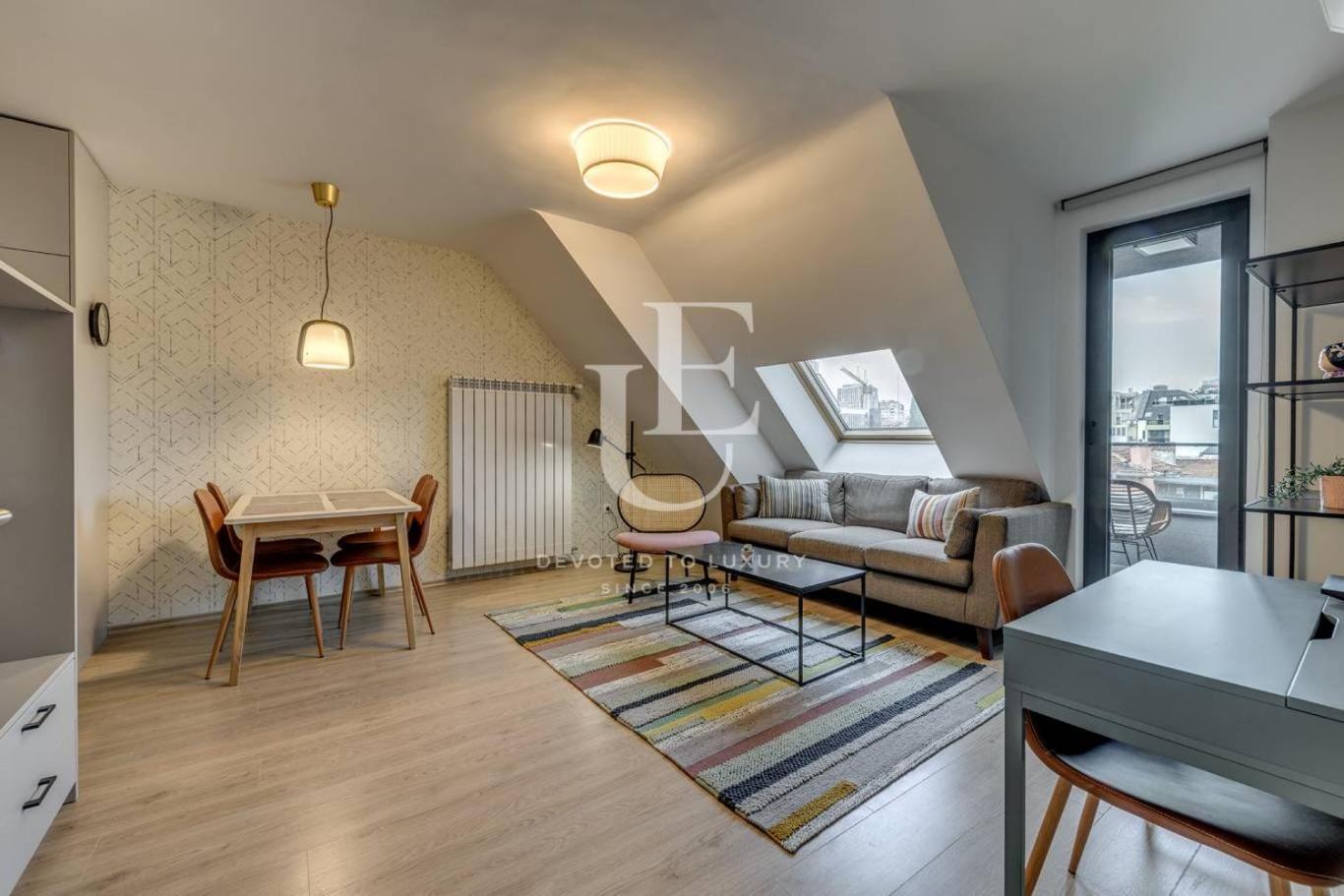 Paris A Sunny 2- Bedroom With Parking