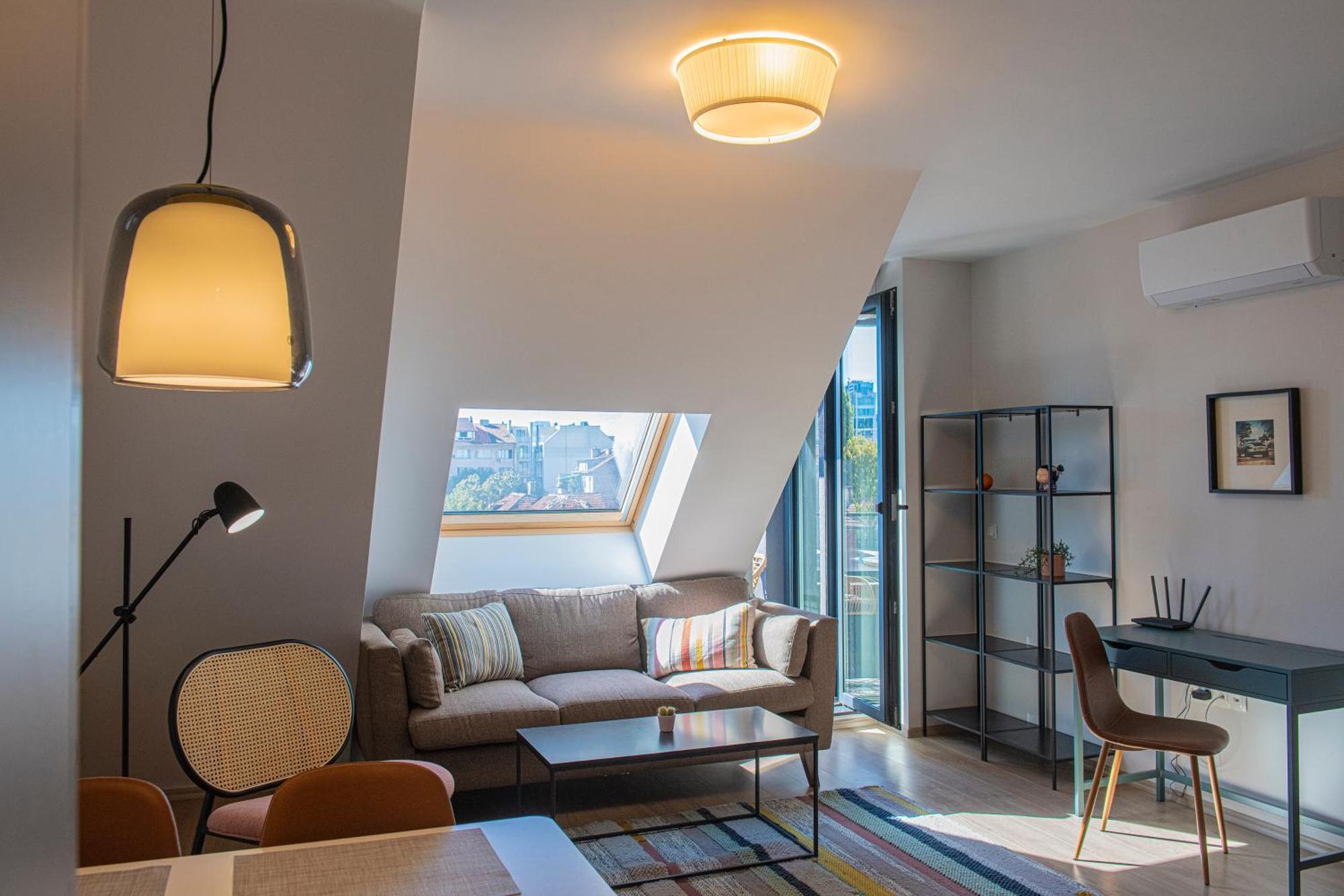Apartment Paris A Sunny 2- Bedroom With Parking
